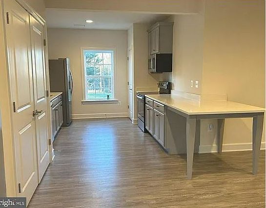 2nd image of 7621 Leonard Dr