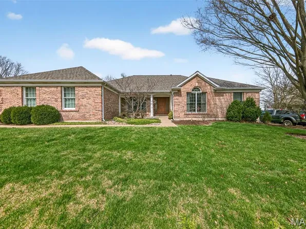 2443 Christopher Winds Ln, Saint Louis, MO 63129