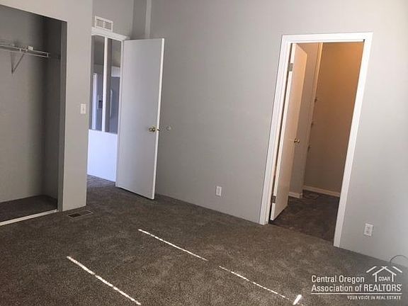 5th image of 61088 SE Geary Dr