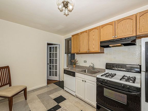 5th image of 23-35 Bell Blvd APT 2A