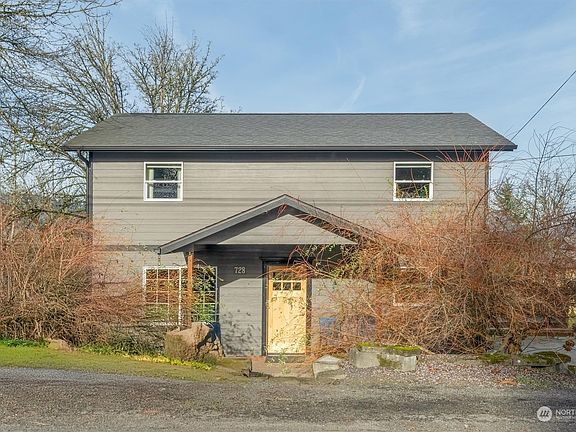 4th image of 728 Hillcrest Drive