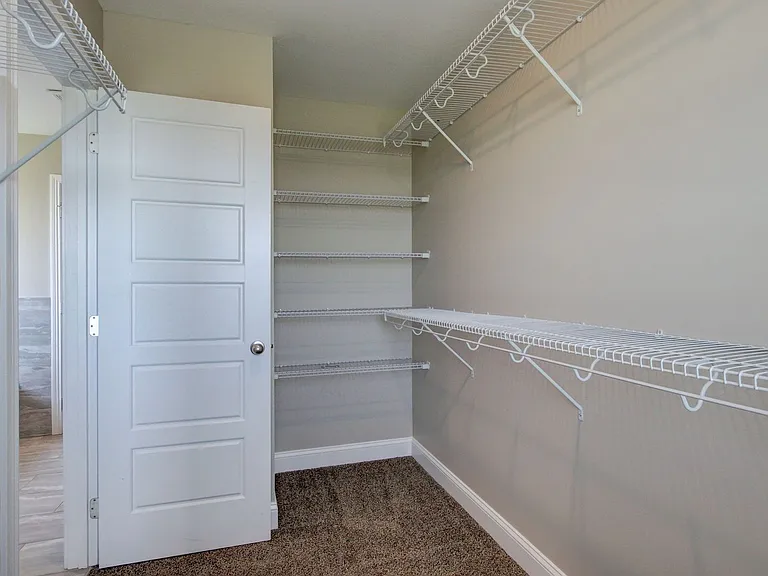 1121 Cardinal Creek Dr — Photo 43