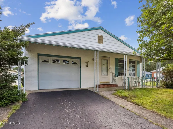 2 Kelowna Court, Toms River, NJ 08757