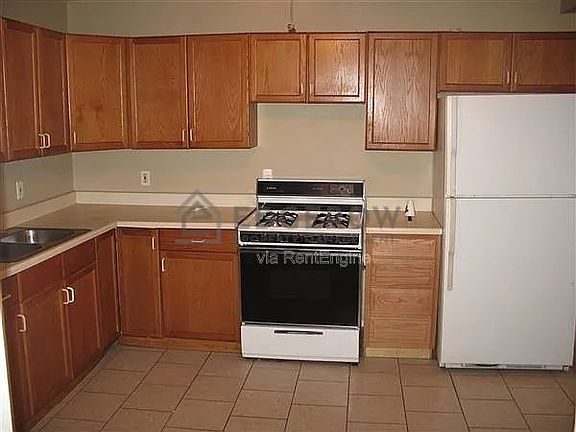 4th image of 1323 Broadway Ave NW #1