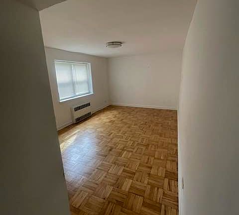3rd image of 13524 Hoover Ave APT 1A