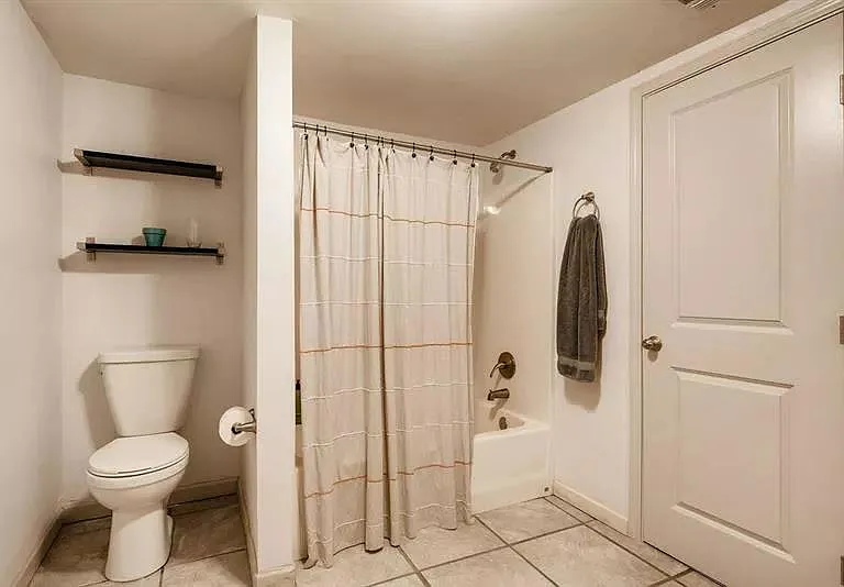 1792 Sandy Plains Rd — Photo 4
