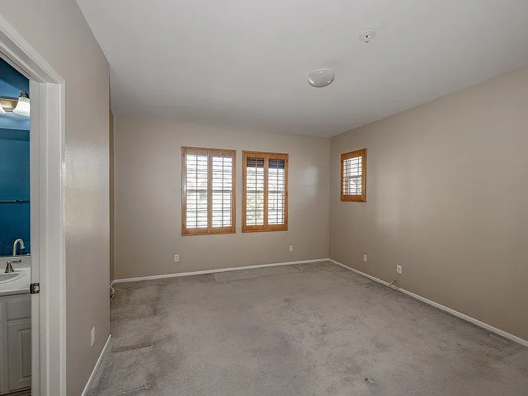 28205 Canterbury Ct — Photo 12