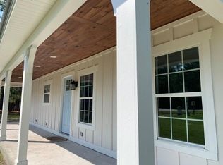 145 Canterbury Way, Waverly, GA 31565