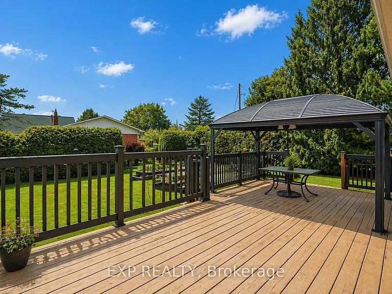 2 Castlebeau St — Photo 28