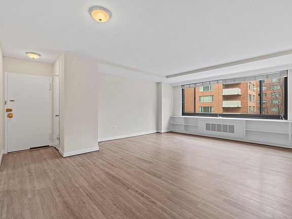 3rd image of 1011 Arlington Blvd APT 507