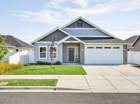 973 SW Blackberry Ln, Grants Pass, OR 97527