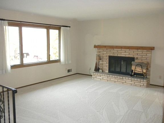 2nd image of 2321 Anthony St