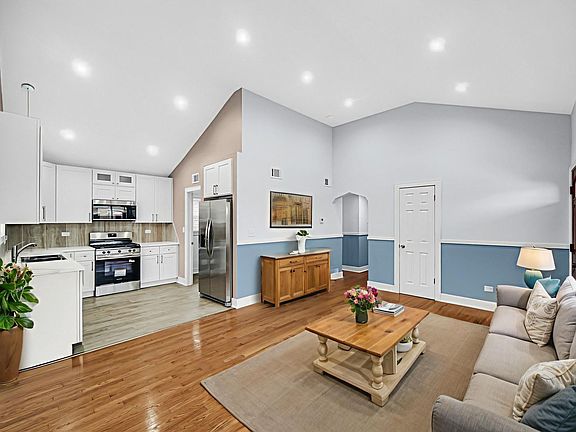 3rd image of 12500 S Loomis St