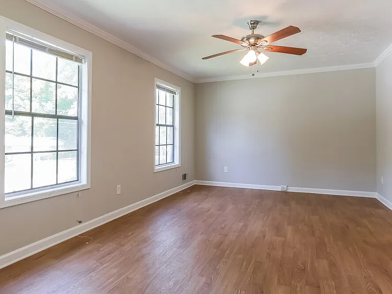 3212 Goldenchain Dr — Photo 6