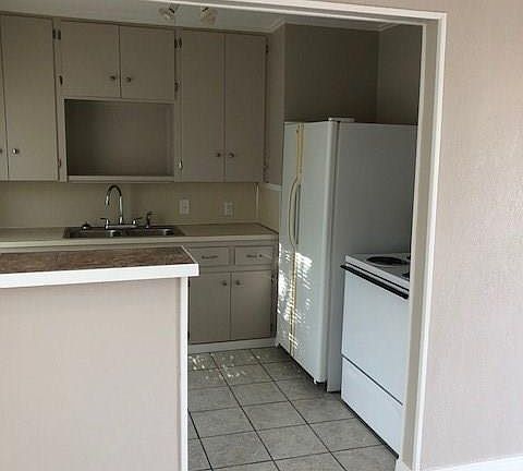 2nd image of 1501 Barrow St