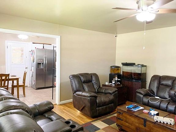 2nd image of 3814 40th St