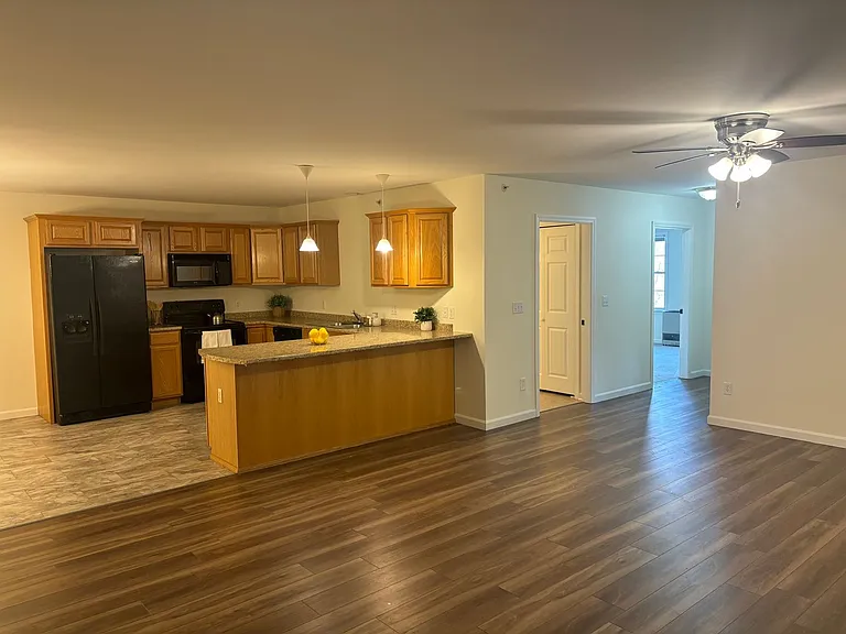 4 Commonwealth Dr — Photo 56