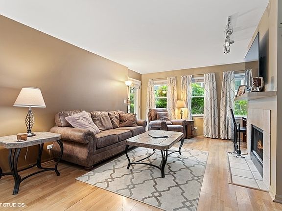 3rd image of 300 W Scott St #501A