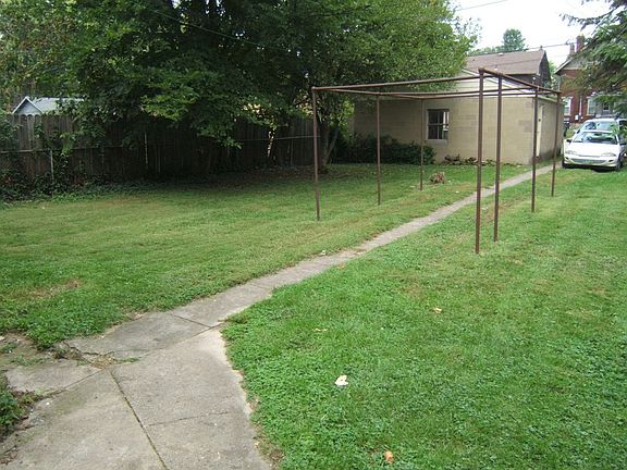 3rd image of 172 E Frambes Ave