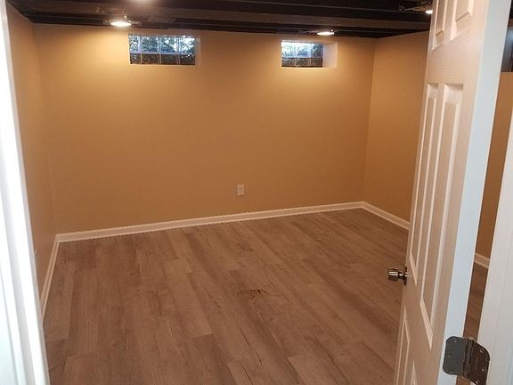 3rd image of 18735 Sunnybrook Ave