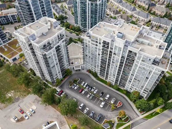 60 Disera Dr, Vaughan, ON