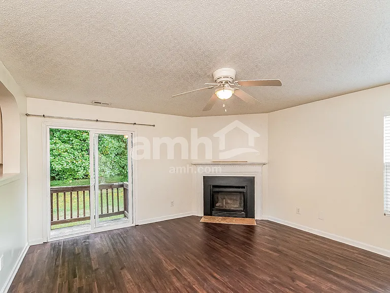 1212 Whitman Dr — Photo 6