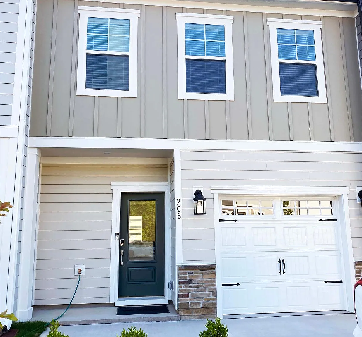 3 bed, 2.5 bath, 1641 sqft, $1,890 — Photo 2