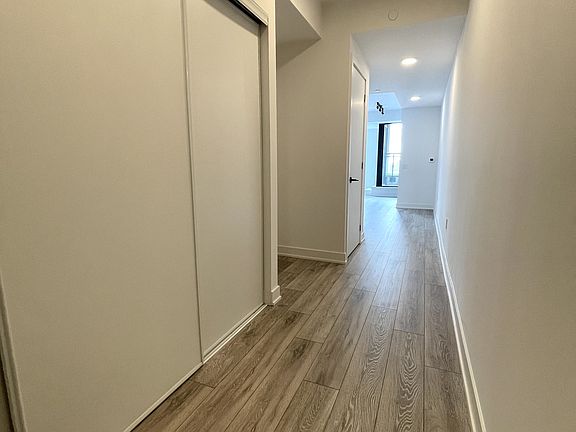 3rd image of 758 Dovercourt Rd #507