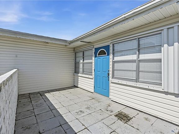 3rd image of 4220 Deleon ST