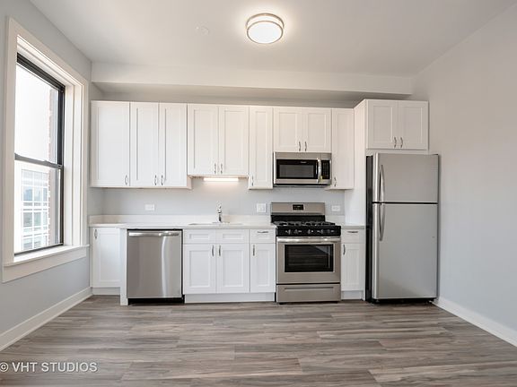 3rd image of 1859 W Chicago Ave #3F