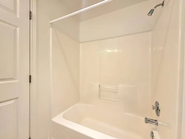1409 Maple St — Photo 15