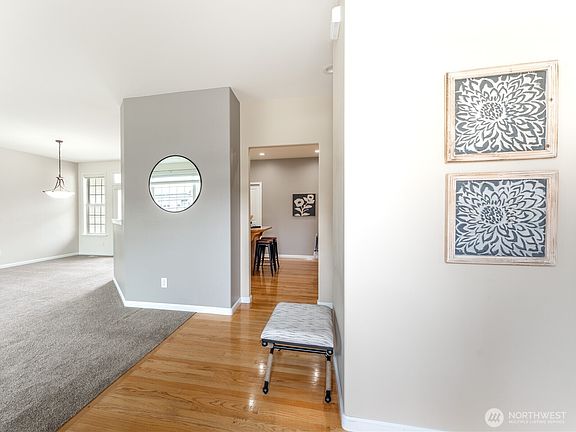 5th image of 1494 Eastmont Avenue #16