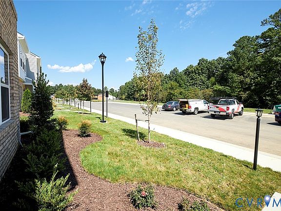 3rd image of 214 Greenpark Rd