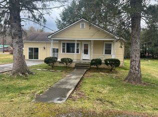 289 Maple Ave E, Alderson, WV 24910