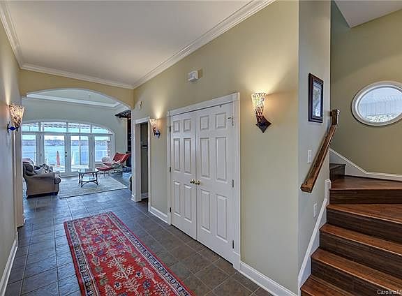 5th image of 111 Strawpocket Ln