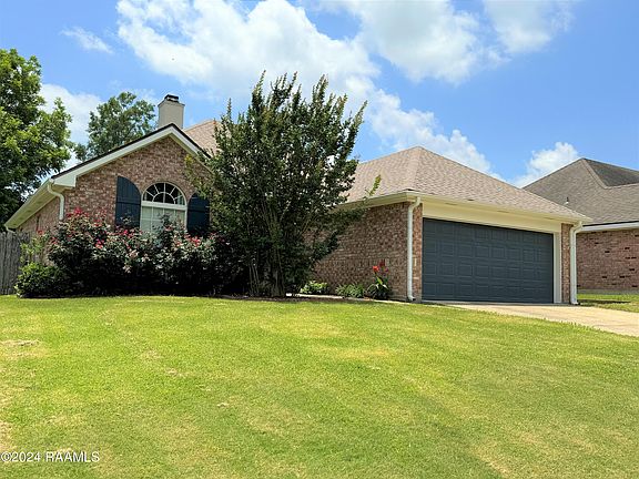 2nd image of 711 Burlington Cir