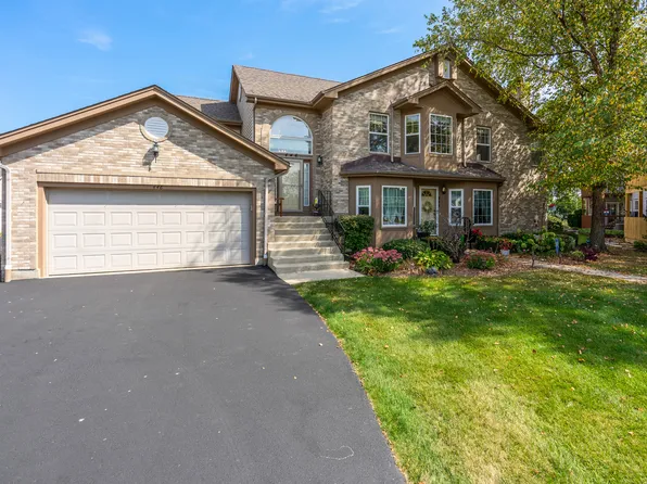446 Kresswood Dr #446, McHenry, IL 60050