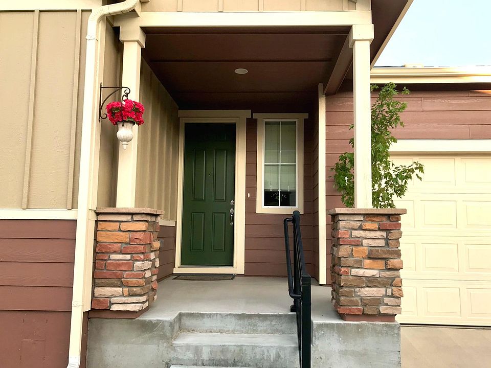 Front door of this charming Villa available 11-1-2023.