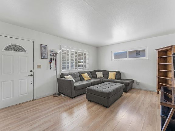 4th image of 2235 Nottingham Drive