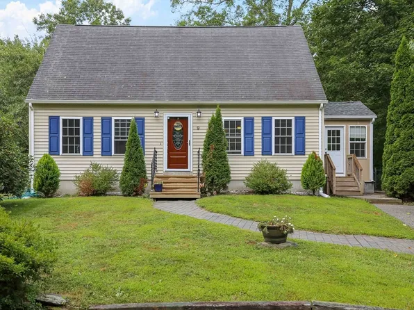 9 Center Rd, Dudley, MA 01571