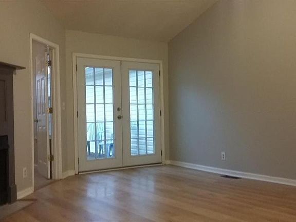 3rd image of 81 W Sellers St