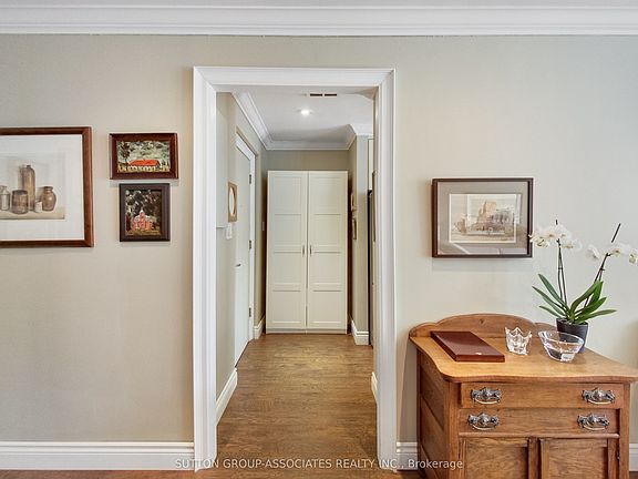 4th image of 40 Glen Rd #204