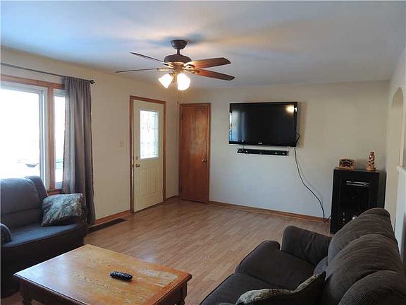 3rd image of 510 Duffey St