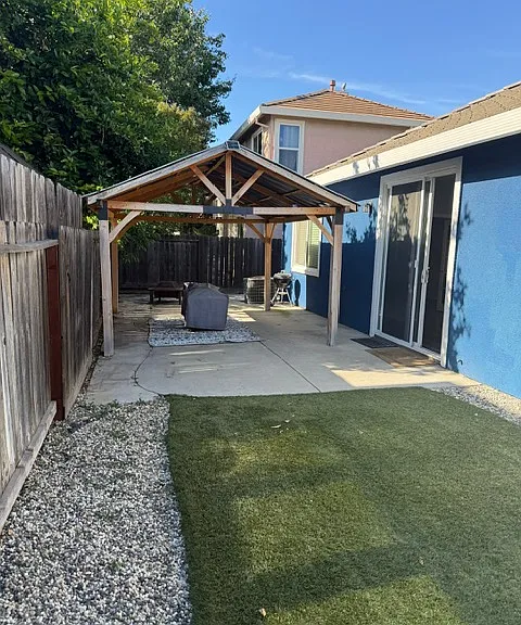 508 Lassen Way — Photo 3