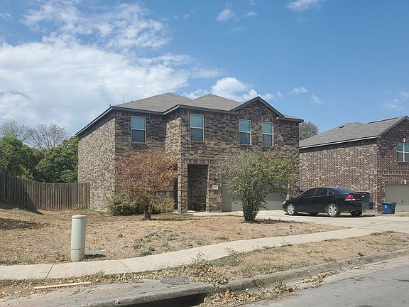 3rd image of 1105 Oak Creek Dr