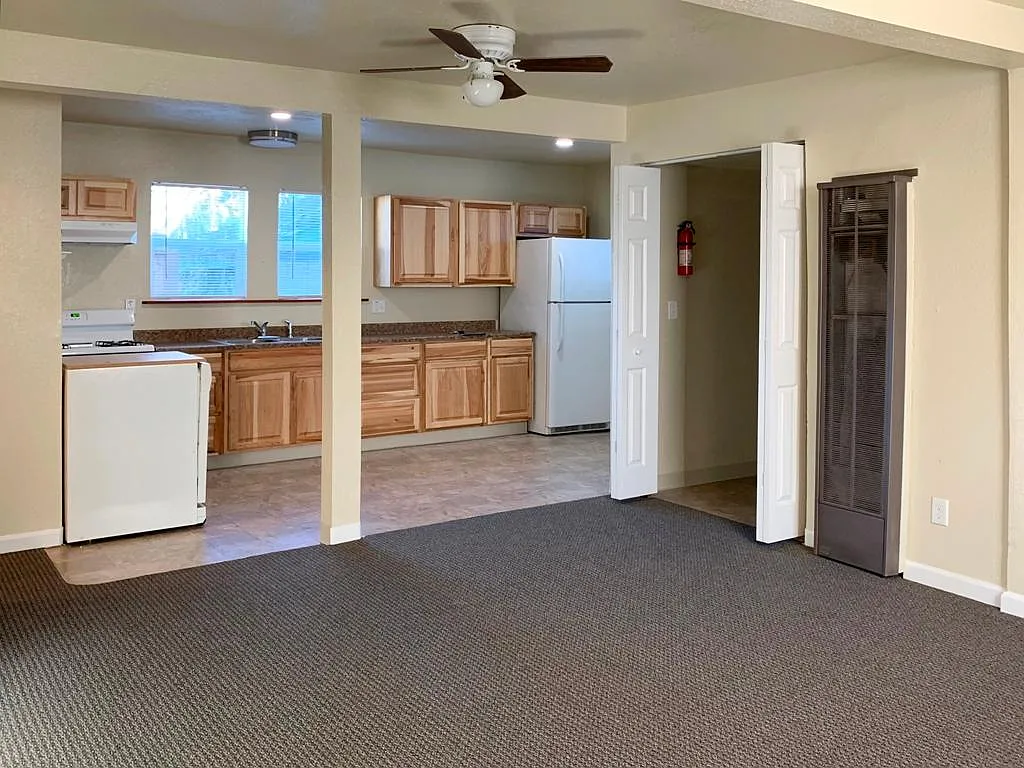 2 bed, 800 sqft, $1,175 — Photo 2