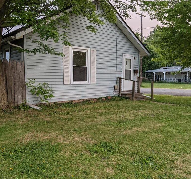 1st image of 301 Emerson St