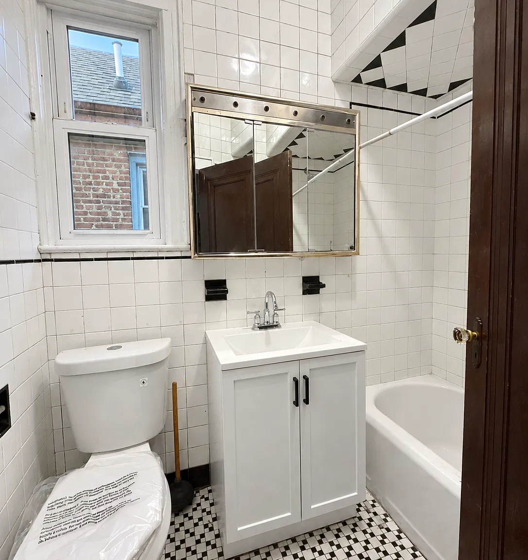 3 bed, $2,700 — Photo 4