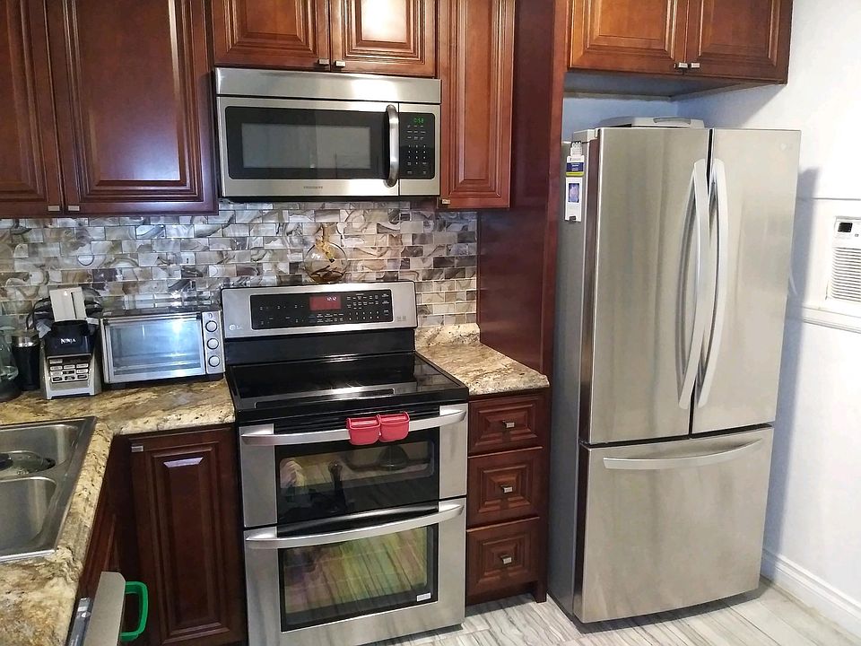 1st image of 7500 Parkway Dr Unit 206
