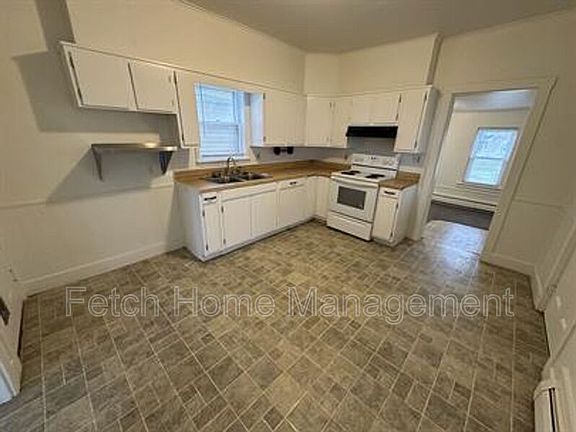 3rd image of 362 W Main St